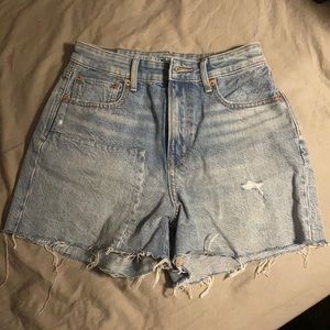 American eagle boyfriend shorts